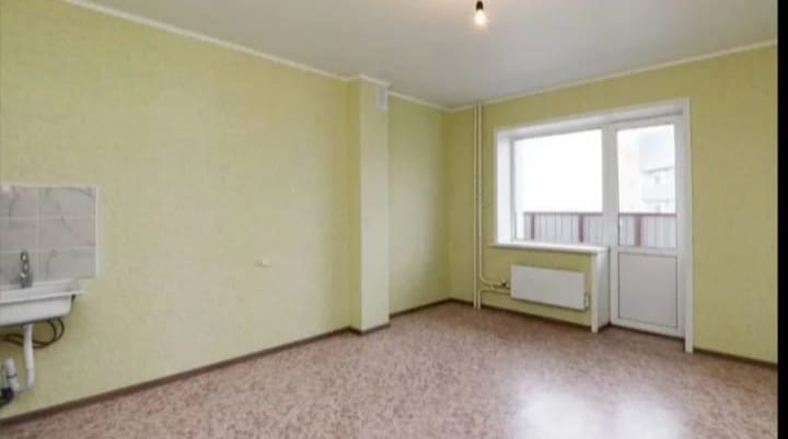 Продается студия на 8ом этаже 9ти этажного дома  в развивающемся микрорайоне напротив гипермаркета .
Площадь 27, 2 м2, балкон, совмещенный санузел.  Квартира чистая и аккуратная с ремонтом  от застройщика: пластиковое окно с балконной дверью, современные межкомнатные и входная двери, натяжной потол