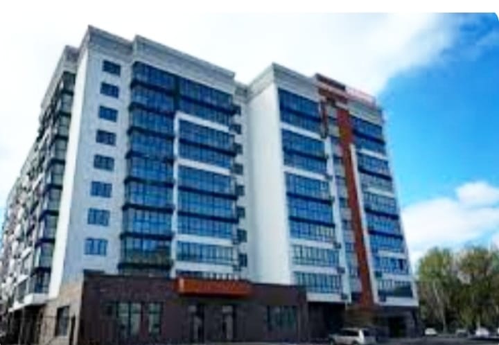 Внимание предпринимателей !
Продаются коммерческие помещения  свободного назначения на 1-ом этаже  нового 10-ти этажного  дома в  Белокурихе.
Площадь  помещений от 106 м2. Цена 165тысяч  рублей за м2. Отделка-предчистовая.  Высота потолков 2.85 м.
Вход отдельный с улицы.
Отопление центральное с уста