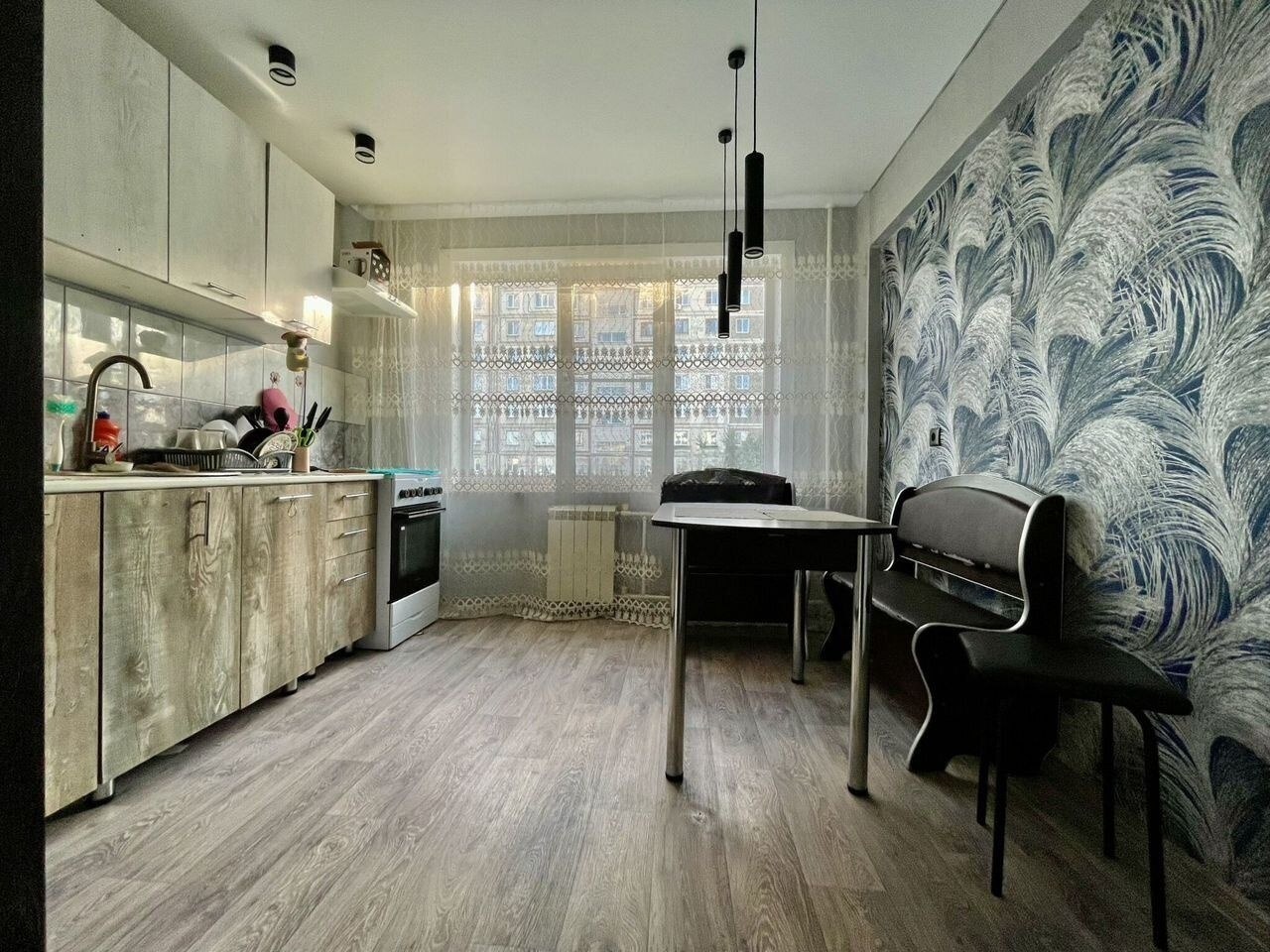 ПРОДАМ!!!
 ОТЛИЧНУЮ , ПРОСТОРНУЮ , ТЕПЛУЮ ДВУХКОМНАТНУЮ КВАРТИРУ УЛУЧШЕНОЙ ПЛАНИРОВКИ !!!
Дом расположен в районе Зеленый Клин ( с развитой инфраструктурой ) школы , детские сады , торгово развлекательные центры .
В шаговой доступности остановки общественного транспорта , река ......................