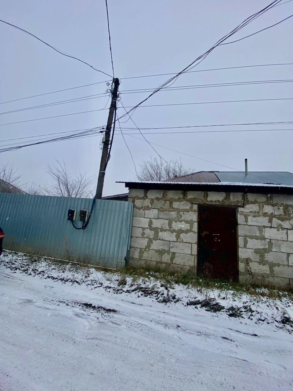 СРОЧНО ПРОДАМ ДОМ В СМОЛЕНСКЕ- БЮДЖЕТНЫЙ ВАРИАНТ !!!
Дом деревянный , две комнаты ( спальня + зал ), кухня , новая печь .
Есть надворная постройка ( свободного назначения ...........).
Подпол , летняя веранда .
В шаговой доступности вся развитая инфраструктура ( детский сад , школа , магазины , оста