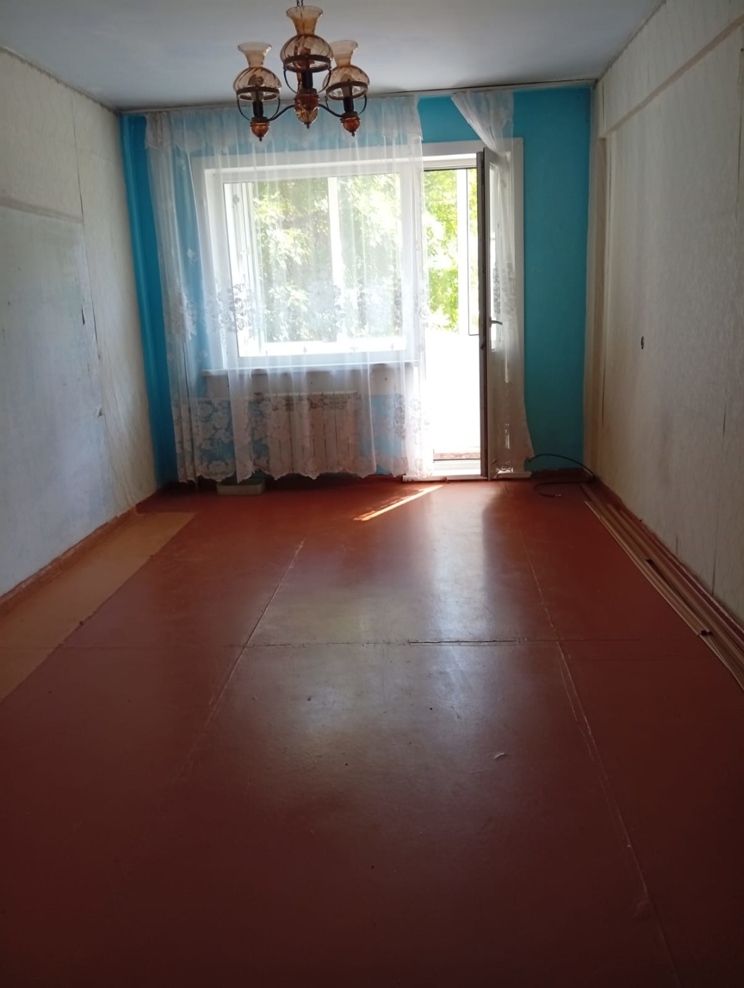 Срочно продается 2х-комнатная квартира в самом лучшем районе Бийска- на Выставочном зале.
Квартира находится на 2м этаже 5ти этажного панельного дома.
Дом расположен в глубине озелененного квартала. куда не долетает шум городского транспорта и вы всегда сможете открыть окна и балкон для доступа свеж