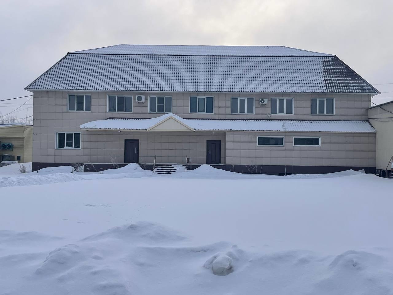 Продается комплекс зданий мясоперерабатывающего предприятия!
Готовый бизнес-актив в отличном состоянии! Полный комплекс мясоперерабатывающих цехов с прилегающим земельным участком. Это идеальное решение для бизнеса, связанного с переработкой мясной продукции. Отличная локация, удобные подъездные пут