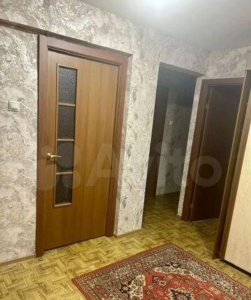 Продам 3-х комнатную квартиру. Два застеклённых балкона.
Квартира теплая. Во дворе детская и спортивная площадка.
Продуктовые магазины в шаговой доступности. Продажа от
собственника. Агенства не беспокоить.