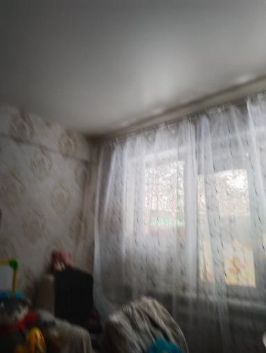 .Срочно продам 1 ком.квартиру в живописном р-оне АБ.Квартира ухожена- натяжные потолки,свежие обои горячего тиснения,пол -линолиум,ванна - бойлер ,кафельная плитка настенная и напольная,есть счетчики на воду и отопление. сенсорные выключатели . Все коммуникации и сантехника поменяны,электричество вс