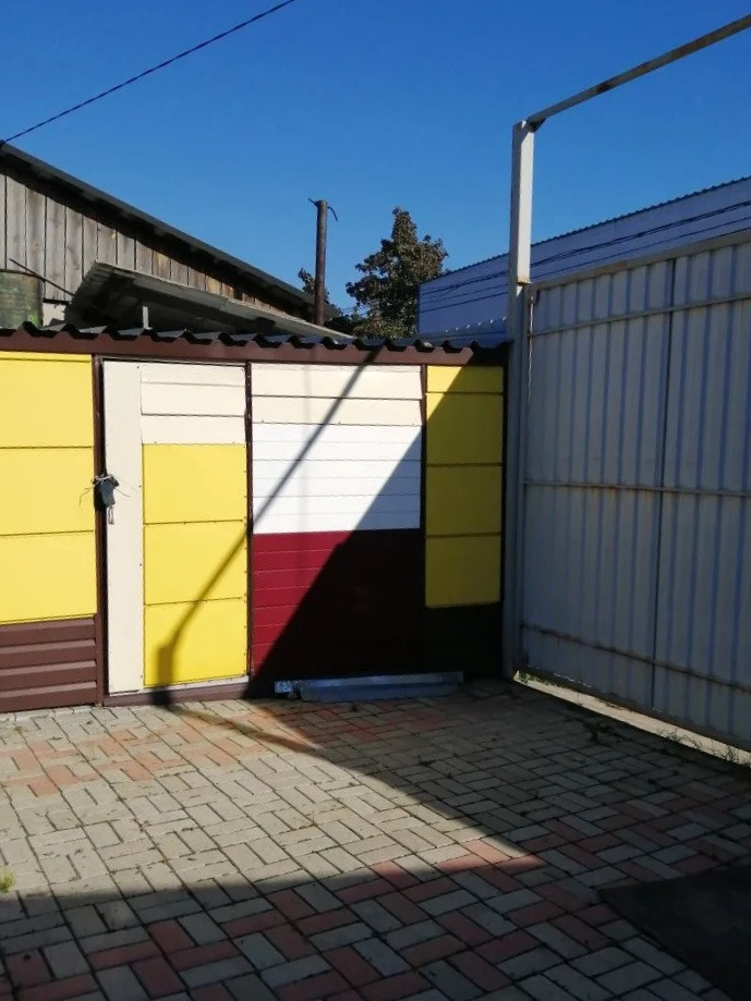 Предлагается к продаже земельный участок 6,2 сот в СНТ «Строитель» район Треста.
К садоводству подведён газ!
Отличное расположение участка, рядом с центральной дорогой. Также рядом правление,  продуктовые магазины, мойки и т.д.
Участок ухоженный, имеются плодовые деревья (яблони, груши); смородина, 