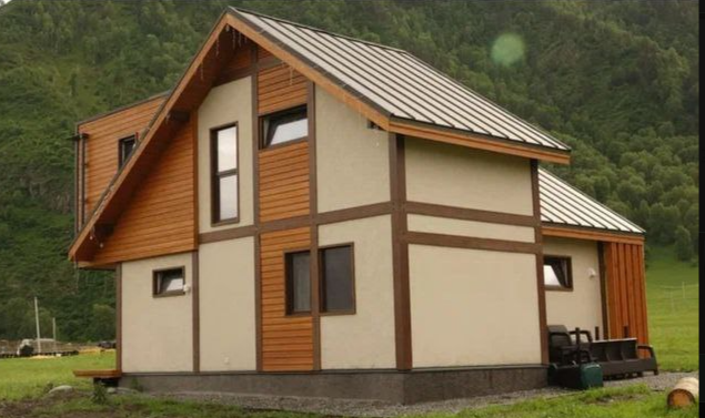 Продается 2х-этажный благоустроенный дом  в закрытом поселке клубного типа в Горном Алтае вблизи села Аюла.
Площадь дома 101.58м2. 

На 1м этаже находится терраса, санузел, спальня, кухня-гостиная. 
На 2м этаже 2е спальни, 2а санузла, холл, гардеробная.

Дом построен в стиле фахверк, который зародил