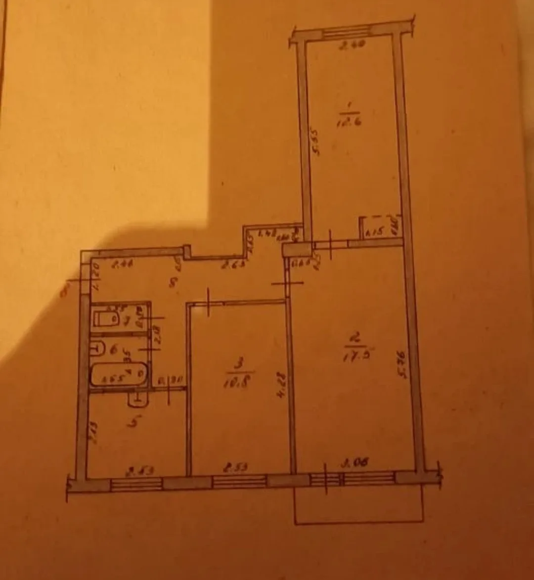 Квартира полностью под ремонт !!!
Отличное расположение комнат , окна выходят на обе стороны дома .
Самый востребованный этаж - второй .
Соседи порядочные , подъезд чистый , придомовая территория ухоженная .
В шаговой доступности вся развитая инфраструктура ( остановки общественного транспорта , маг