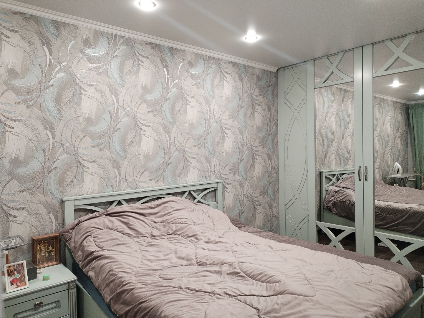 УНИКАЛЬНОЕ ПРЕДЛОЖЕНИЕ
К продаже предлагается меблированная квартира с отличным ремонтом.
Квартира расположена на 5 этаже 5 этажного панельного дома. 
Квартира с современным ремонтом, выполненным из высококачественных материалов. Оформлена в стильном и лаконичном дизайне, который покоряет своей элег