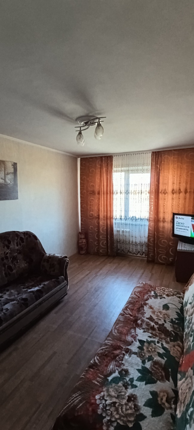 Предлагается к продаже отличный вариант!!!
Квартира расположена в самом перспективном районе города, район Табачной фабрики.
Находится рядом с медицинским колледжем.
Район с развитой инфраструктурой.
Рядом школа и детский сад, магазины и торговые центры, остановка транспорта, Педагогический универси